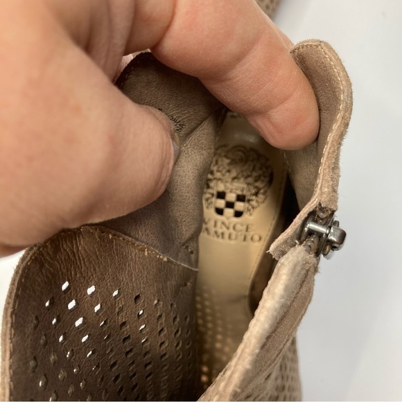 Vince Camuto Kamey peep toe booties size 7.5 - Picture 6 of 7